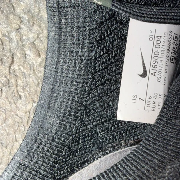 Nike Vapormax Black Knit Men's Sneakers - Picture 9 of 11